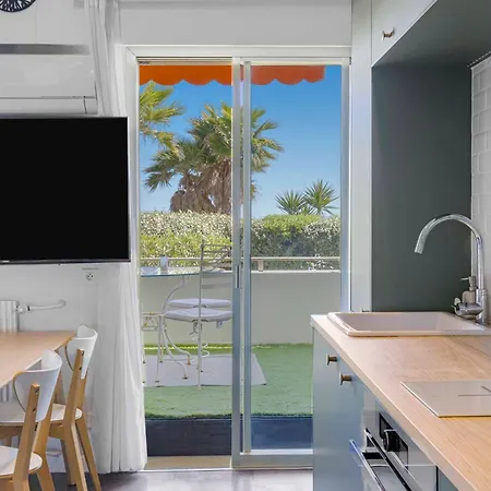 Front De A 10 M Balcon Et Parking 아파트 *