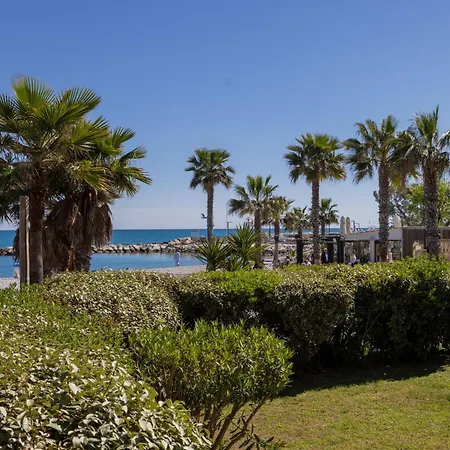 Appartement Front De A 10 M Balcon Et Parking *