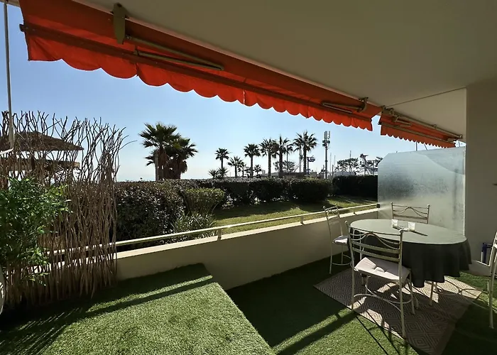 Front De A 10 M Balcon Et Parking *