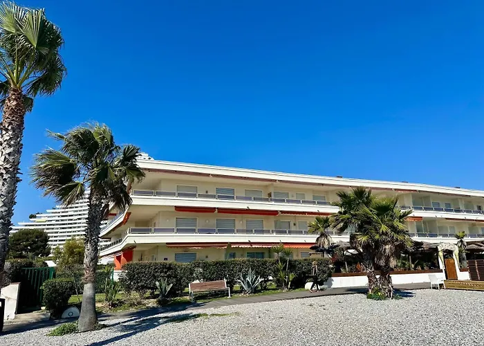 Apartment Front De A 10 M Balcon Et Parking